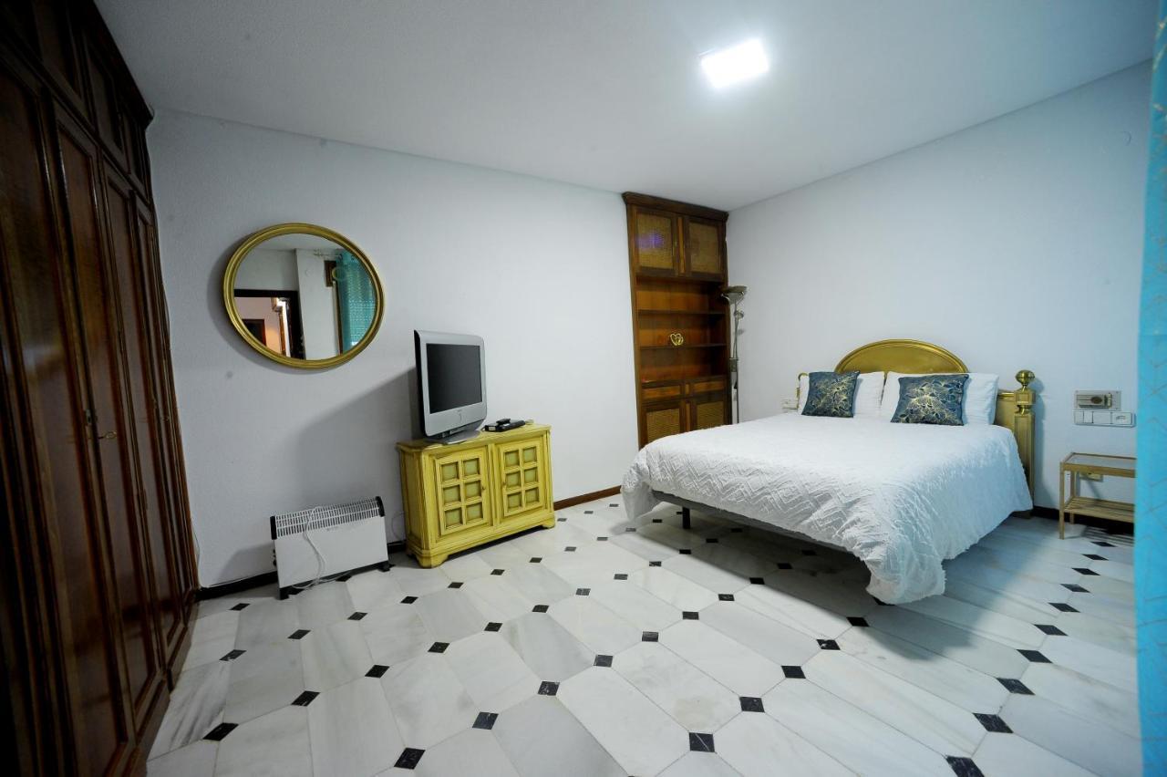 San Basilio'S Red House Bed & Breakfast กอร์โดบา ภายนอก รูปภาพ