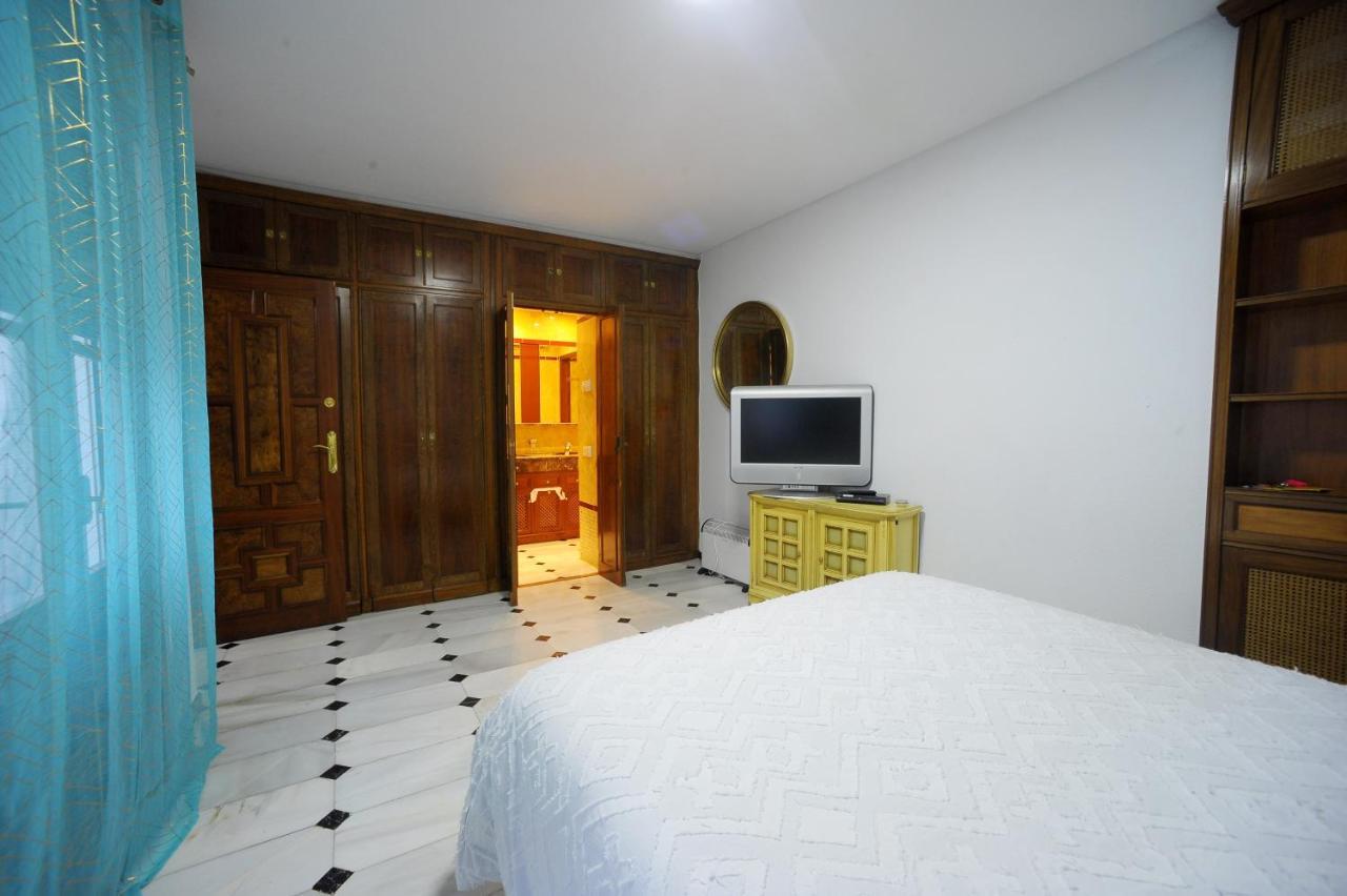 San Basilio'S Red House Bed & Breakfast กอร์โดบา ภายนอก รูปภาพ
