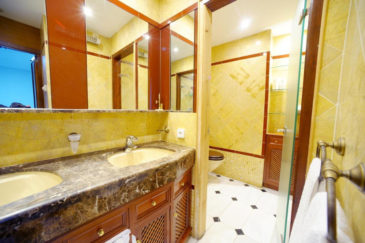San Basilio'S Red House Bed & Breakfast กอร์โดบา ภายนอก รูปภาพ