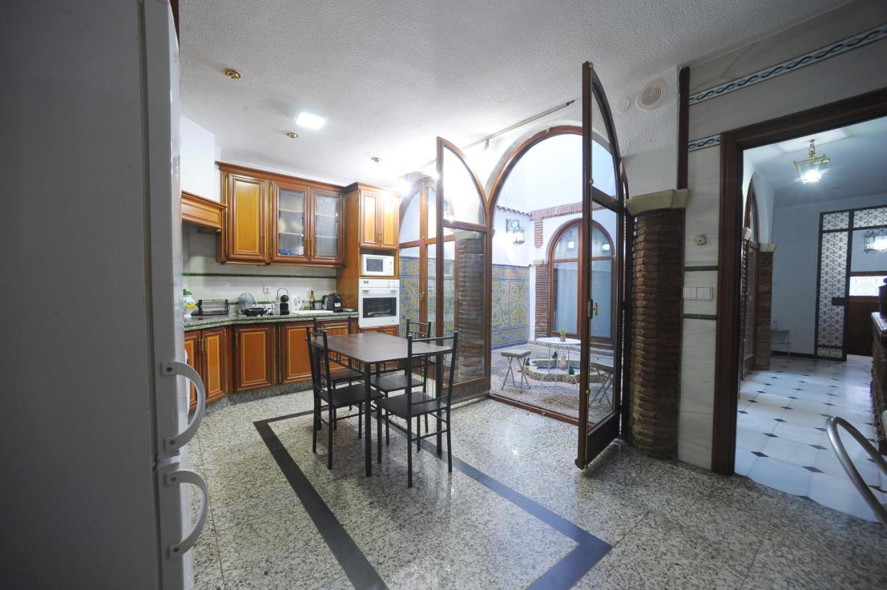 San Basilio'S Red House Bed & Breakfast กอร์โดบา ภายนอก รูปภาพ