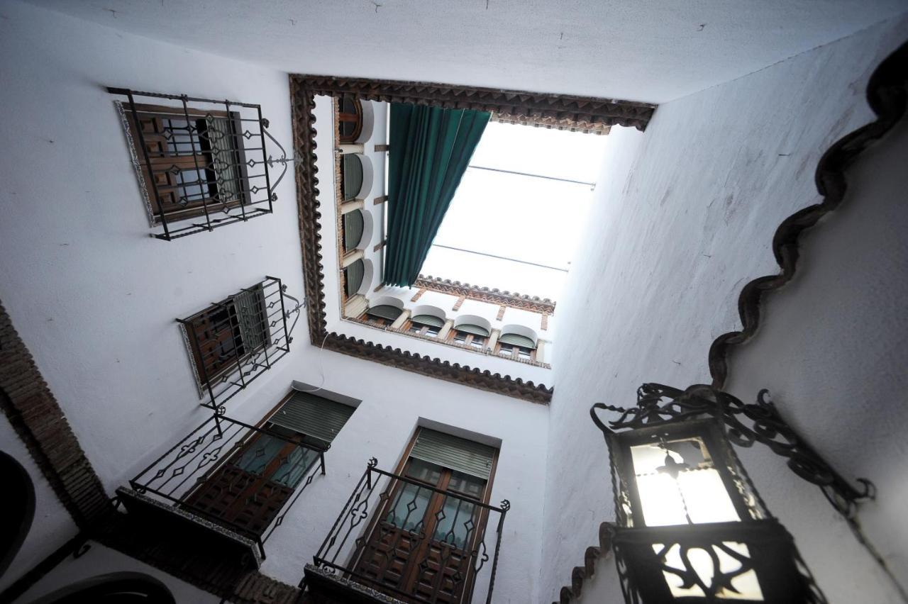 San Basilio'S Red House Bed & Breakfast กอร์โดบา ภายนอก รูปภาพ