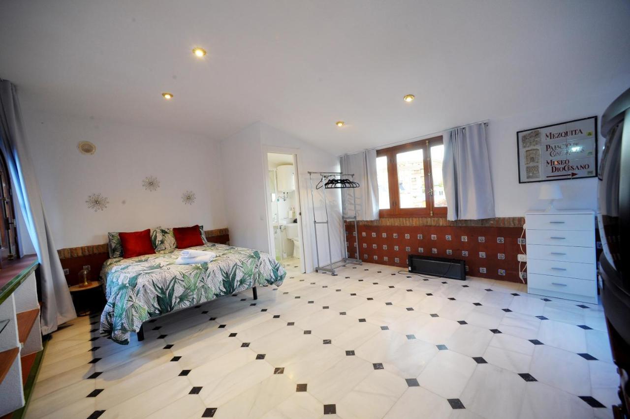 San Basilio'S Red House Bed & Breakfast กอร์โดบา ภายนอก รูปภาพ