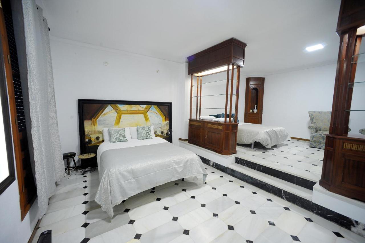 San Basilio'S Red House Bed & Breakfast กอร์โดบา ภายนอก รูปภาพ