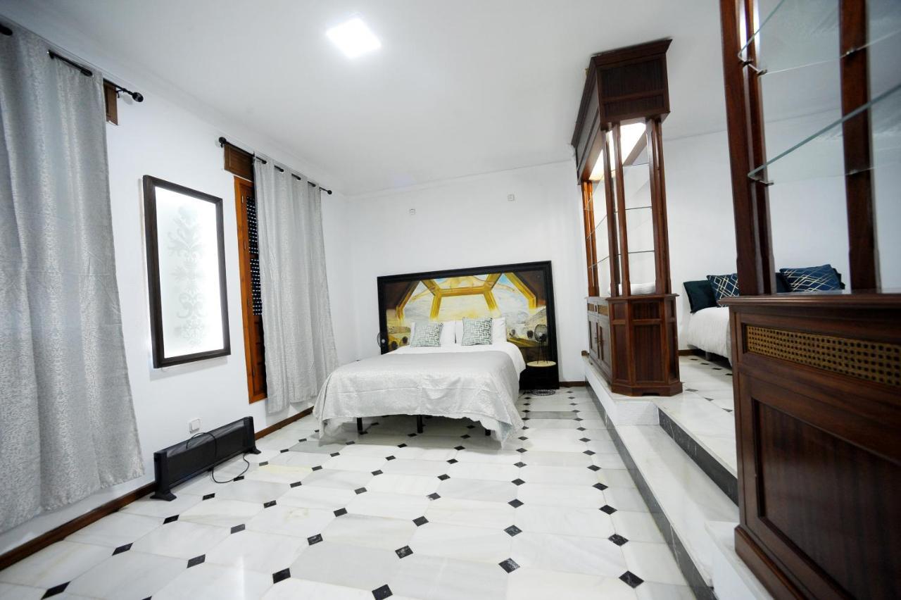 San Basilio'S Red House Bed & Breakfast กอร์โดบา ภายนอก รูปภาพ
